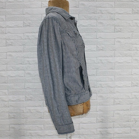 Talbots Petite Jean Jacket Blue White Railroad Thin Pinstripe Denim Collar Large - Picture 9 of 12